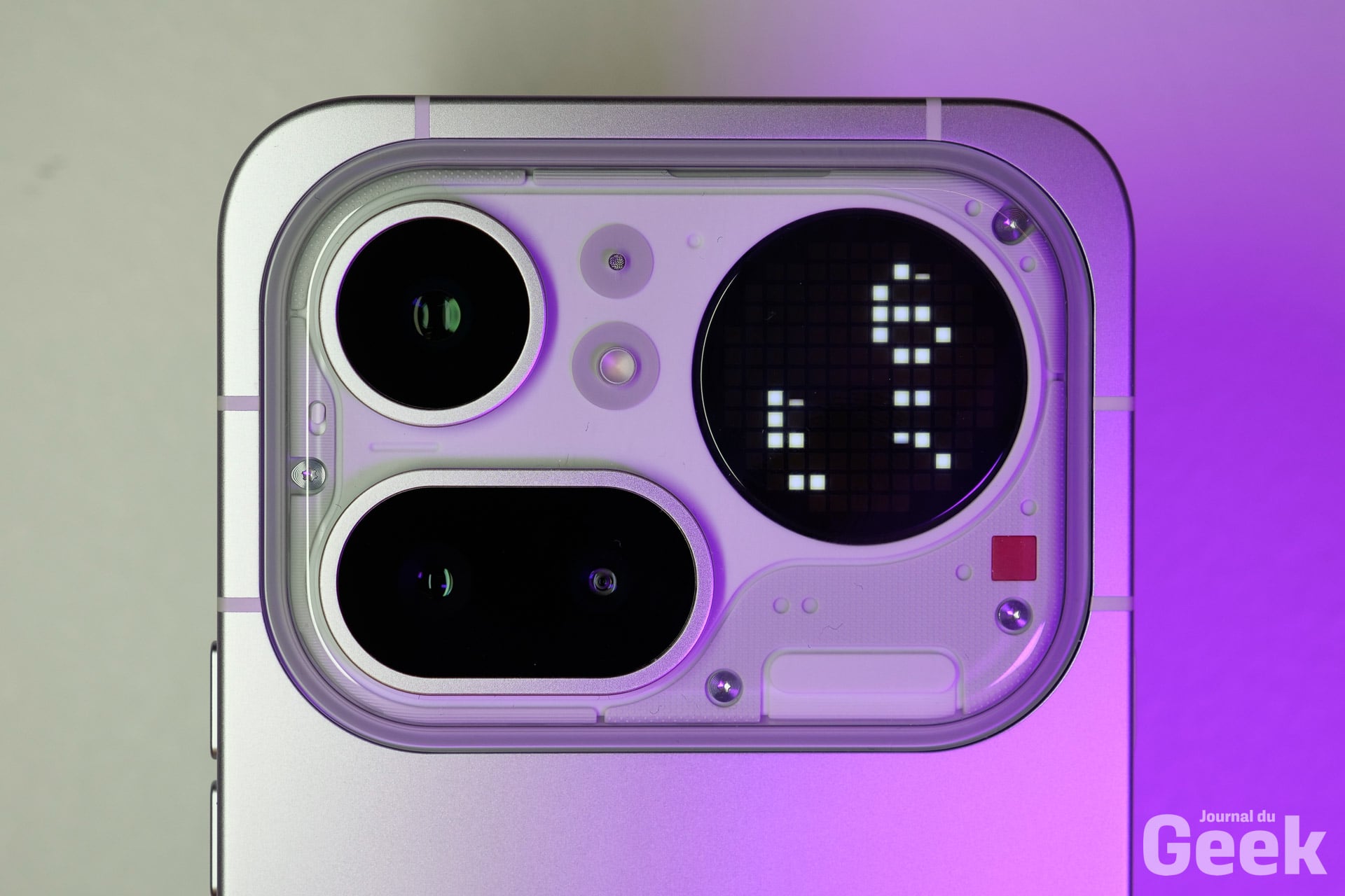 Nothing Phone (4a) Pro 04