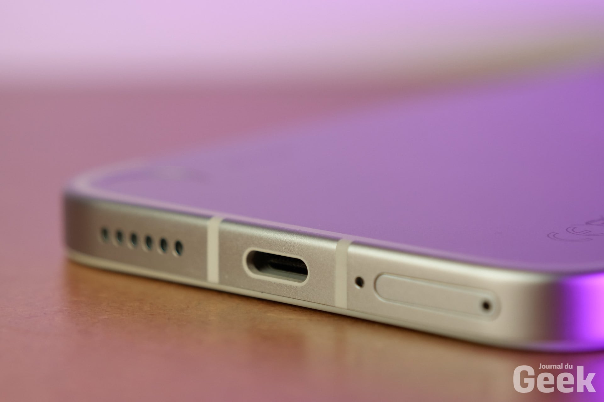 Nothing Phone (4a) Pro 09