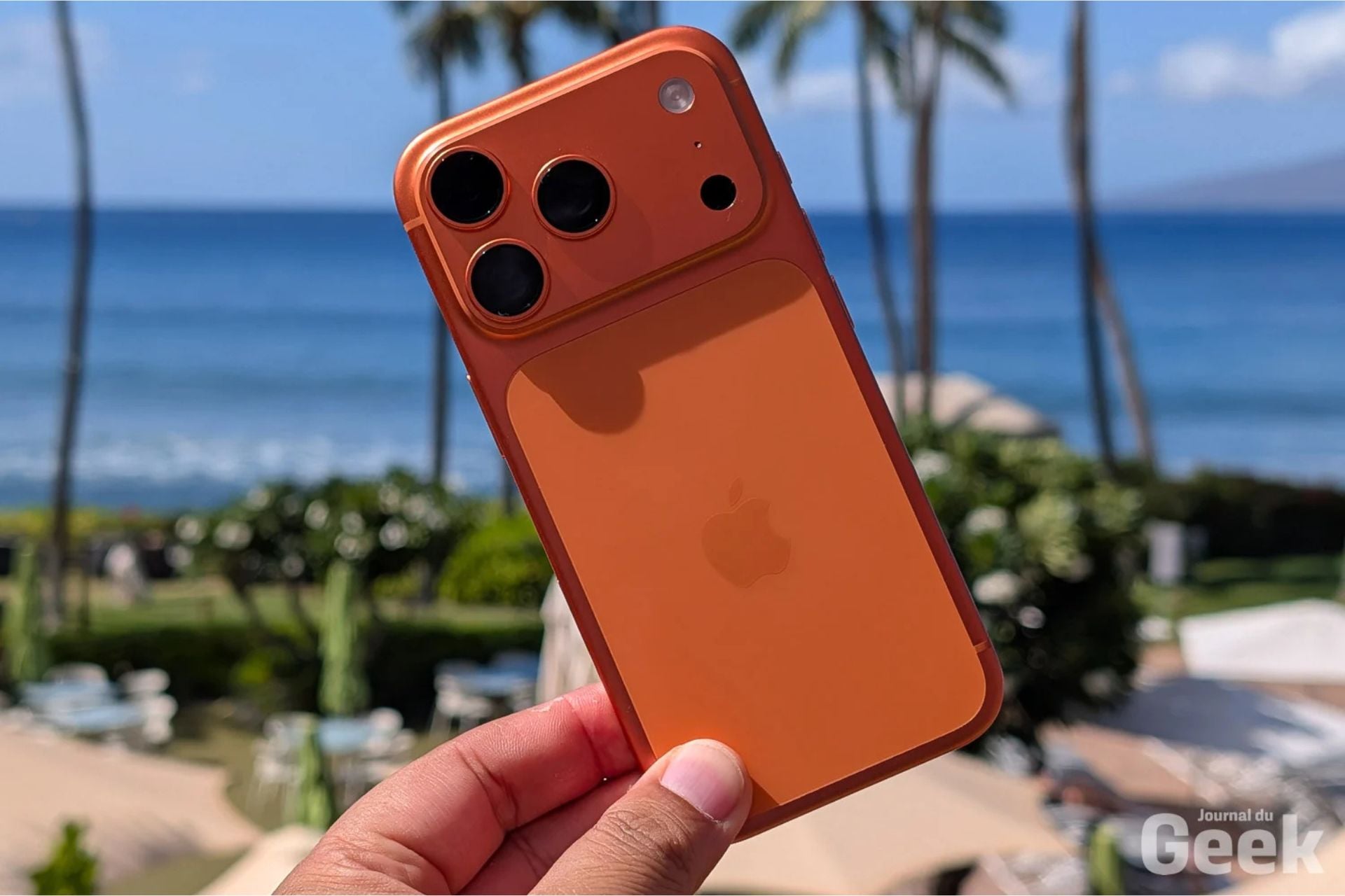 iPhone 17 Pro Orange Cosmique (2)