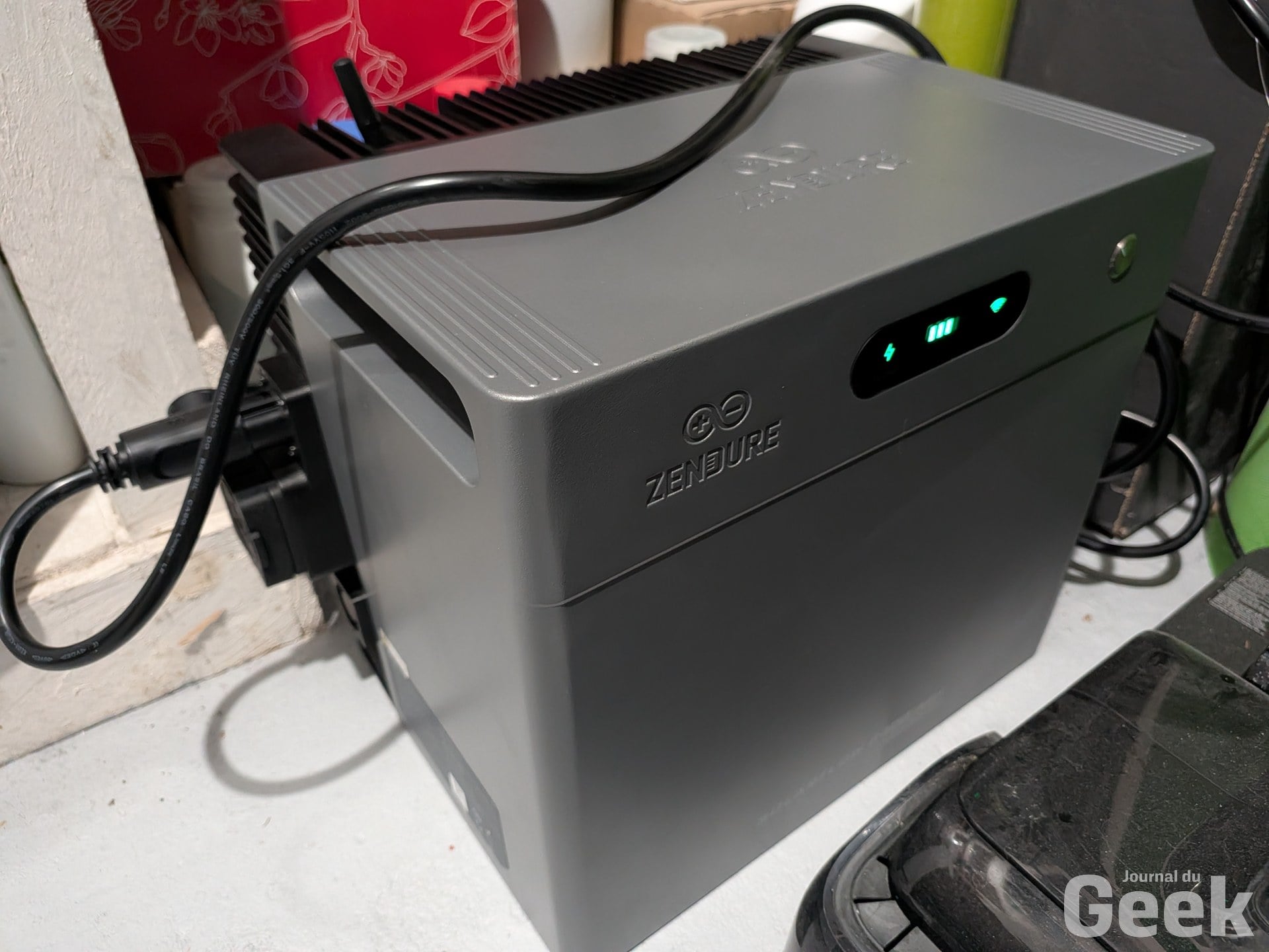 Zendure Solarflow 2400 Ac+ Test Et Avis Journal Du Geek