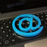 origine-arobase-email-ray-tomlinson-histoire