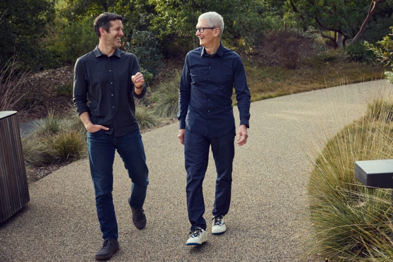Apple : Tim Cook passe la main, mais qui est John Ternus