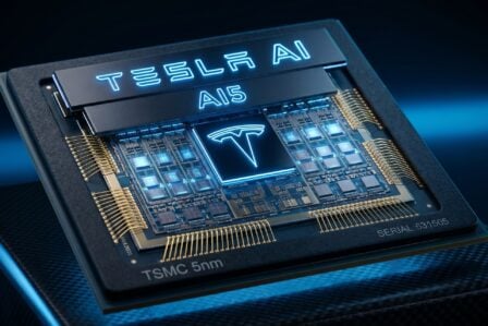 Tesla vient de finaliser le design de sa puce AI5, 5x plus puissante que l'AI4. Mais elle n'ira pas dans les Model Y et Model 3 : voici pourquoi et ce que ça change si vous achetez maintenant.