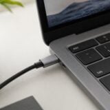 Depuis le 26 avril 2026, tous les laptops vendus en France doivent intégrer un port USB-C.