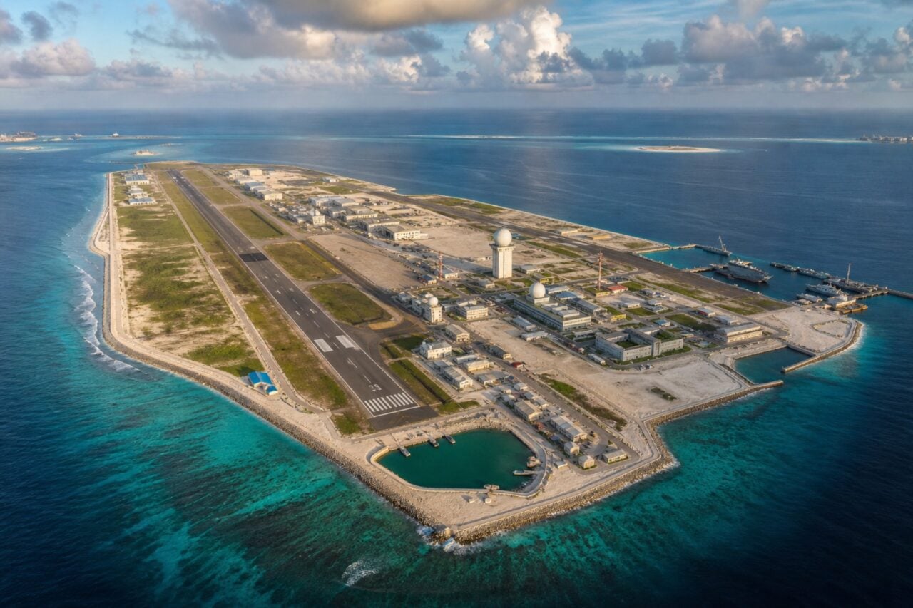 Vue aérienne d'une île artificielle chinoise construite en mer de Chine méridionale