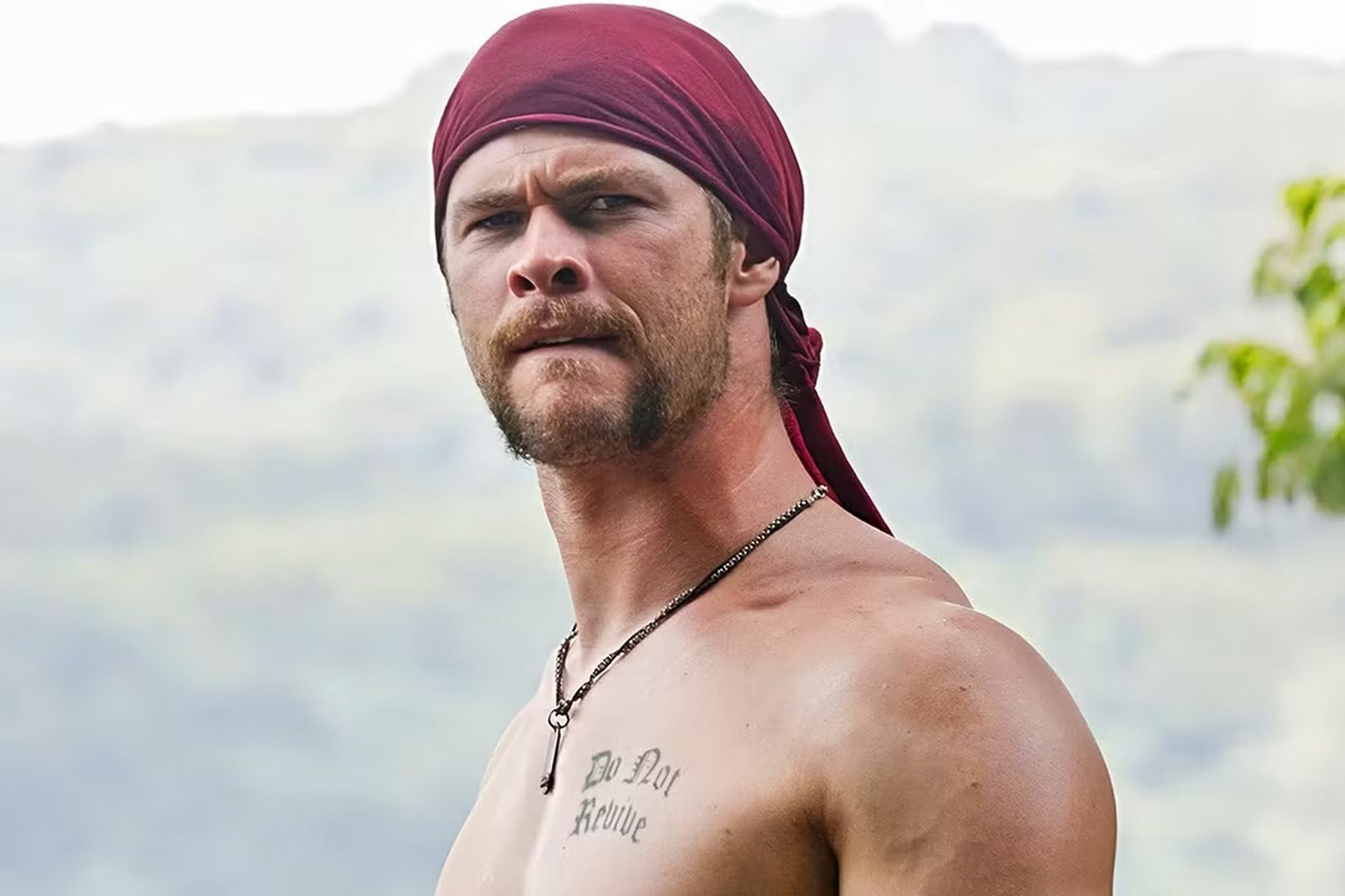 Escapade Fatale : faut-il voir le film numéro 1 Netflix avec Chris « Thor » Hemsworth en méchant ?