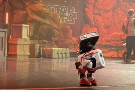 Spectacle droïdes BDX à Videopolis Theatre Disneyland Paris Star Wars Day 2026
