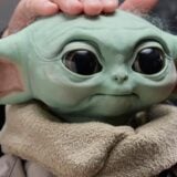 L'animatronique Star Wars Ultimate Grogu de Hasbro à l'échelle 1:1