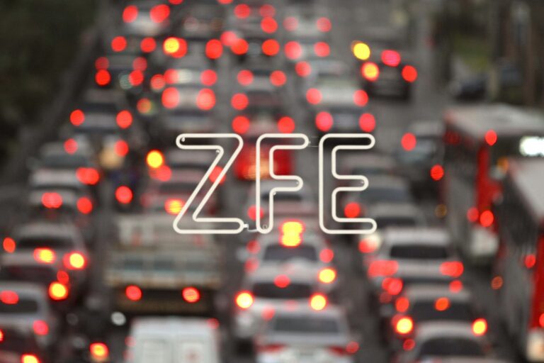 Ne jetez pas votre vignette Crit'Air, les ZFE sont de retour dans ...