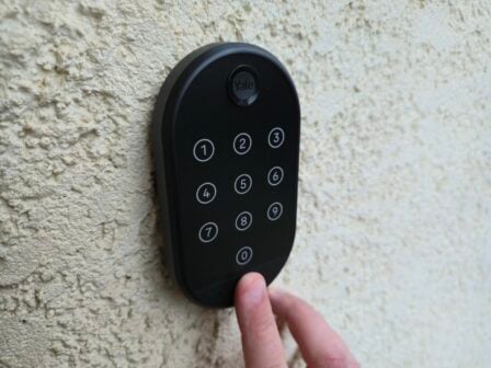 Clavier connecté serrure Yale