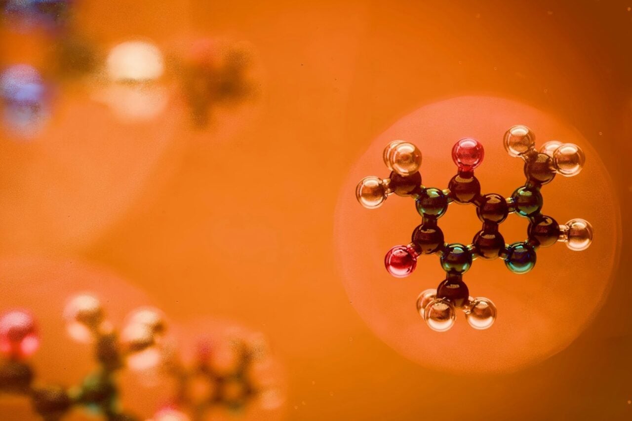 Atomes