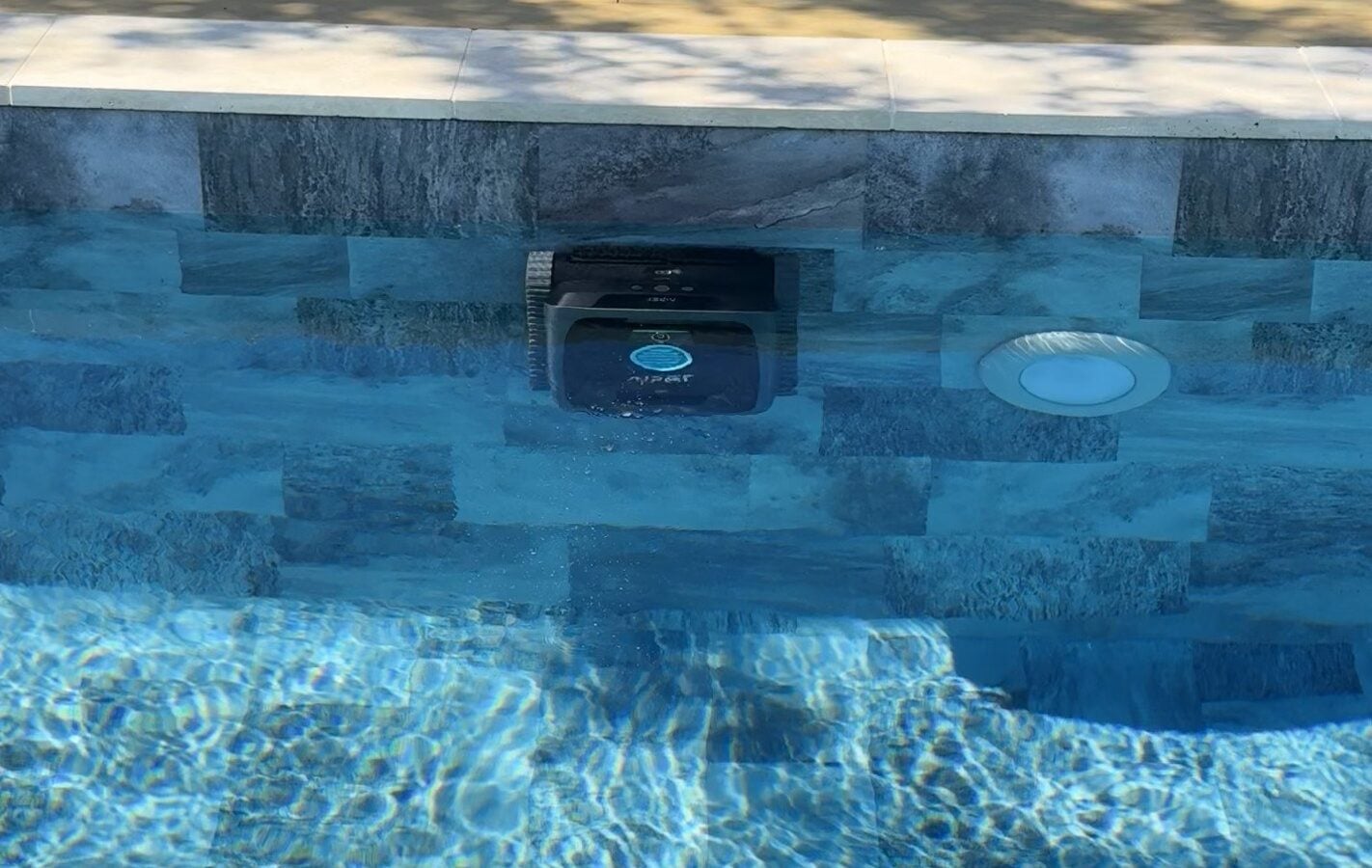 Test AIPER Scuba V3 : que vaut ce robot de piscine dopé à l’IA à moins de 1000 € ?