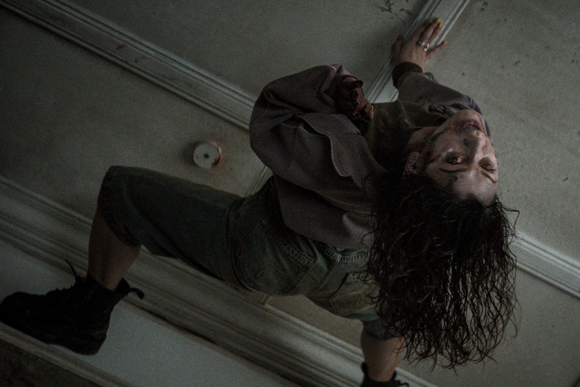 Critique Evil Dead Burn : le film d’horreur le plus génialement gore de 2026