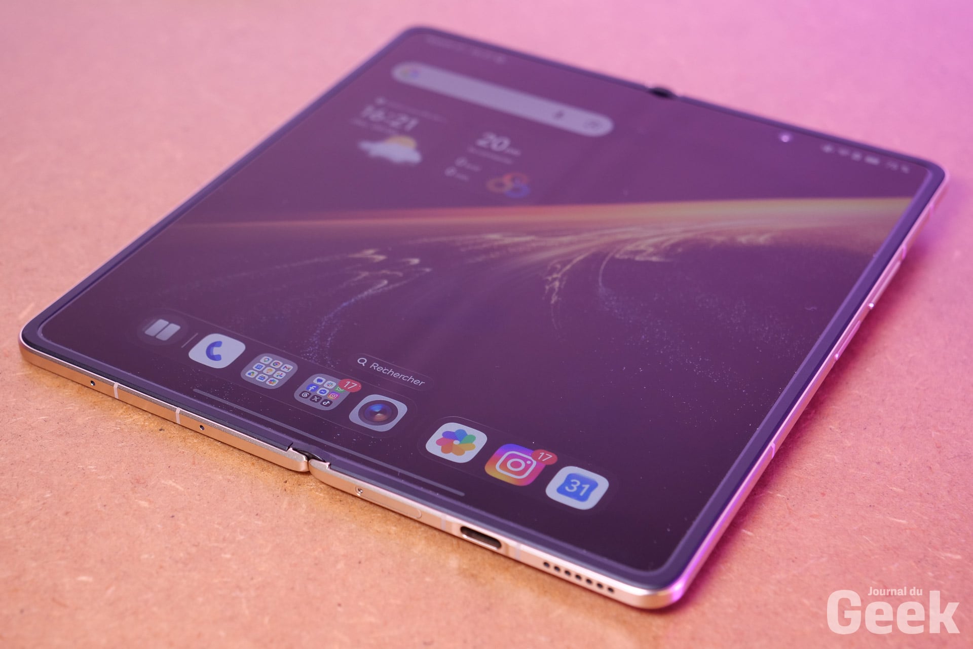 Honor Magic V6 23