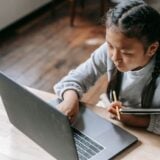 Grâce à l'IA, votre enfant pourrait ne jamais avoir à travailler