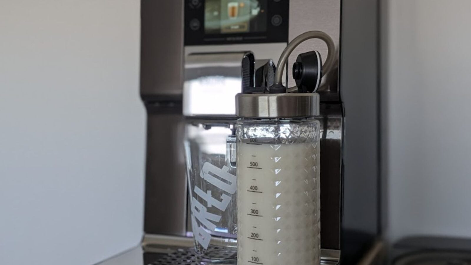 Test Krups Intuition Experience Hot & Cold : un coffee shop de luxe à la maison ?