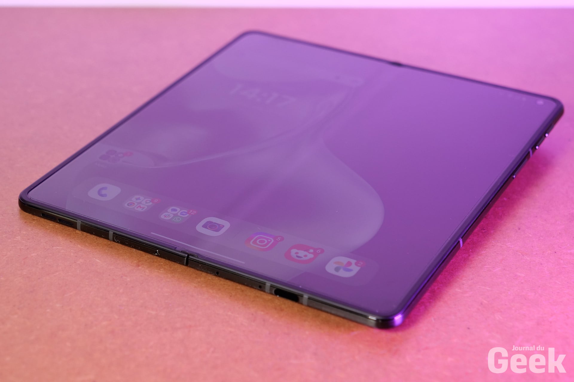 Motorola Razr Fold 15