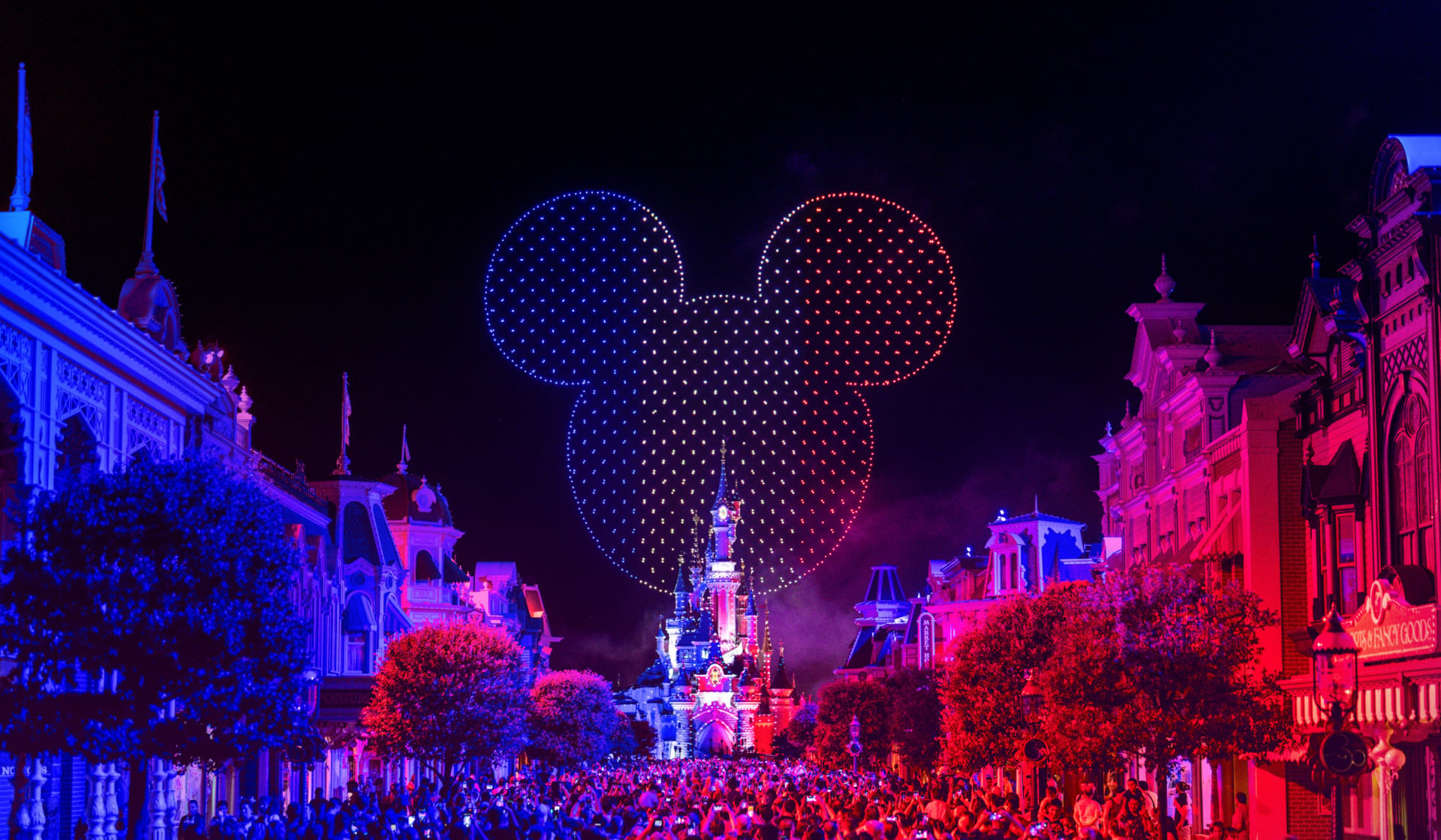 Feu d'artifice du 14 juillet fête nationale Disneyland Paris