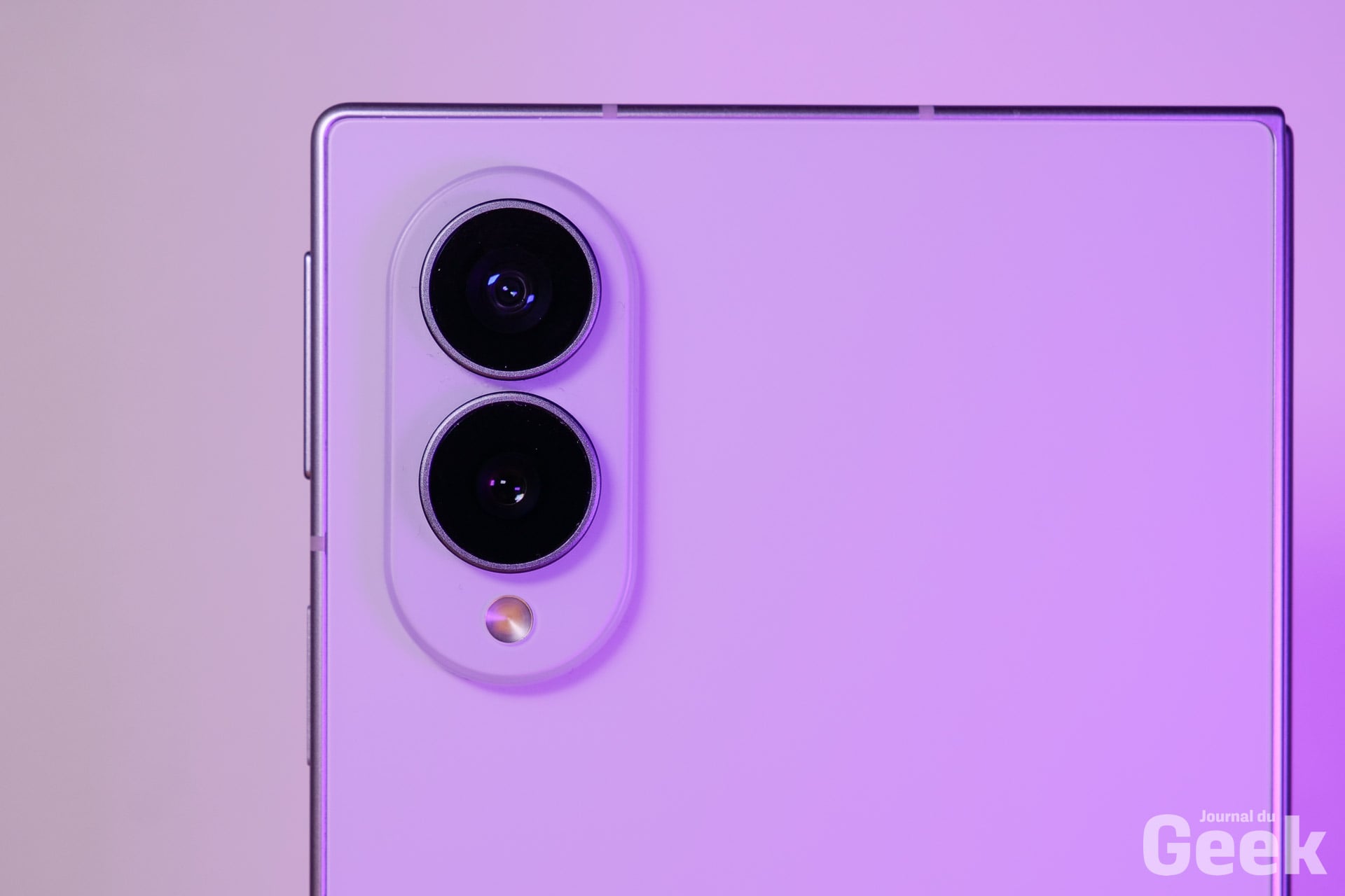Samsung Galaxy Z Fold8 04