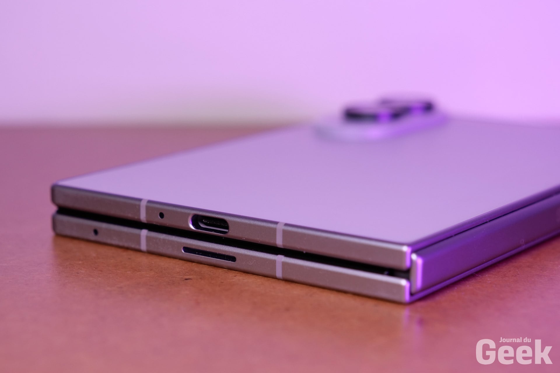 Samsung Galaxy Z Fold8 10