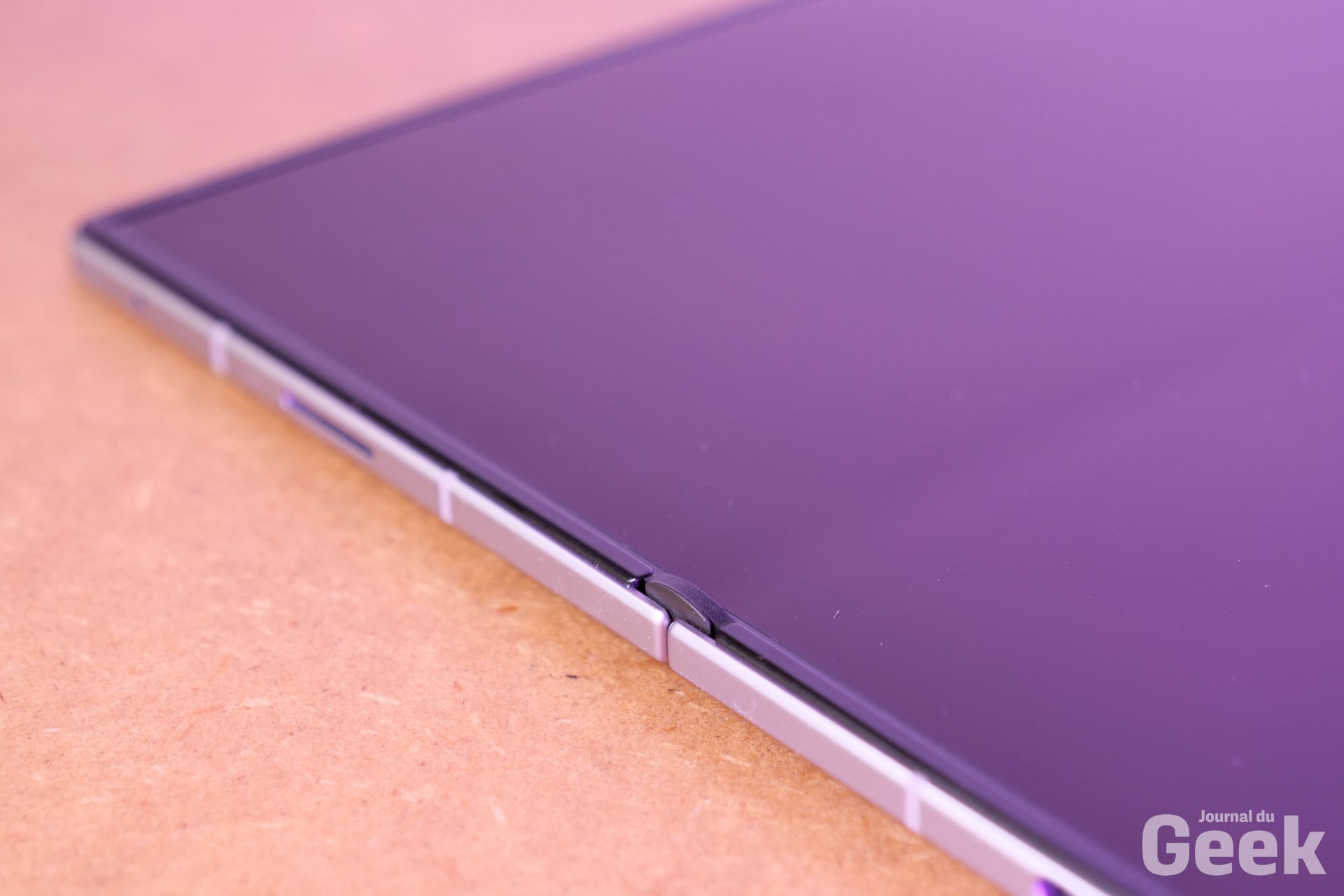 Samsung Galaxy Z Fold8 24