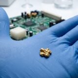 Eponge Proteines Or Recyclage Dechets Electroniques