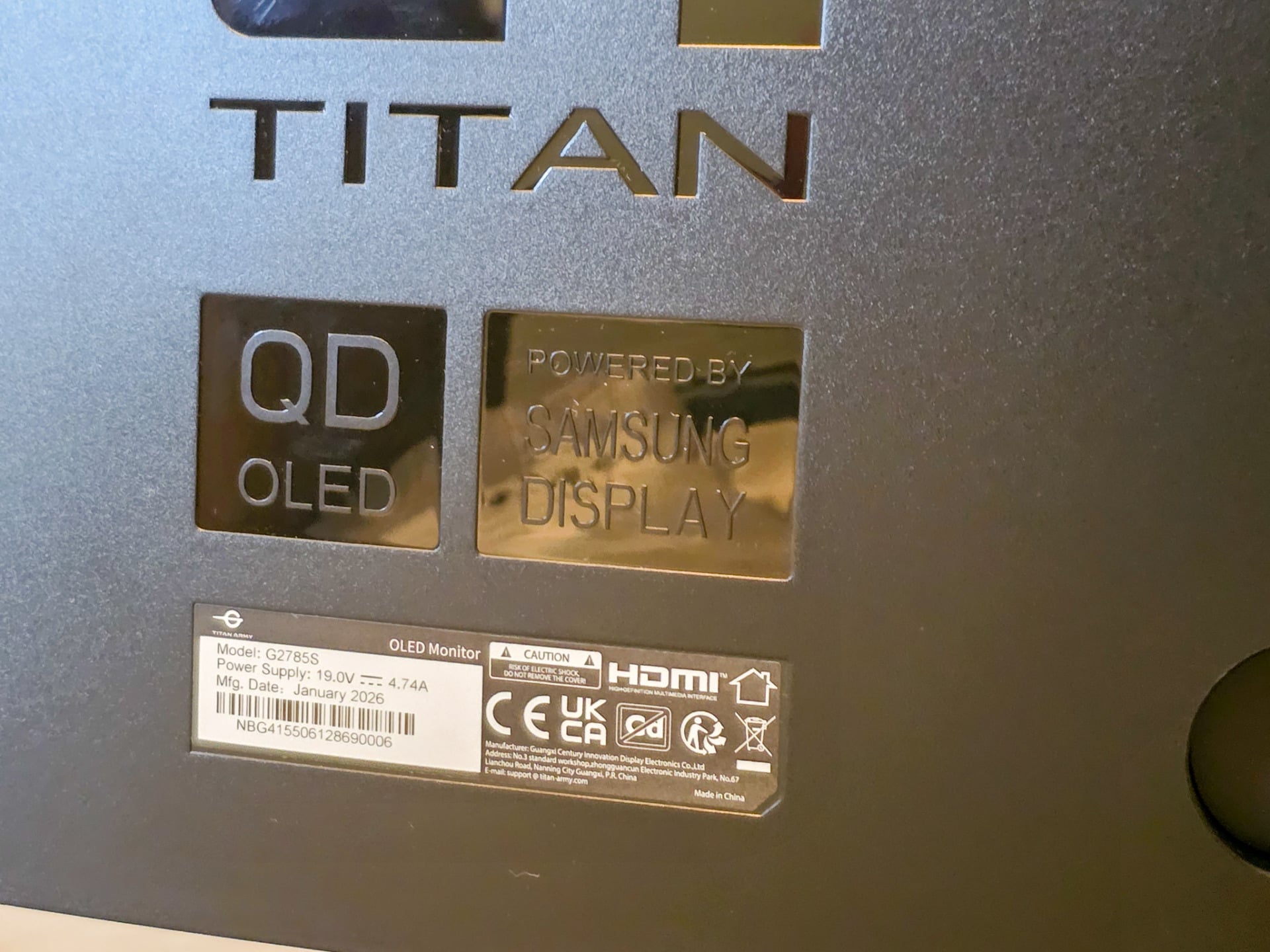 Test écran Titan Army G2585S