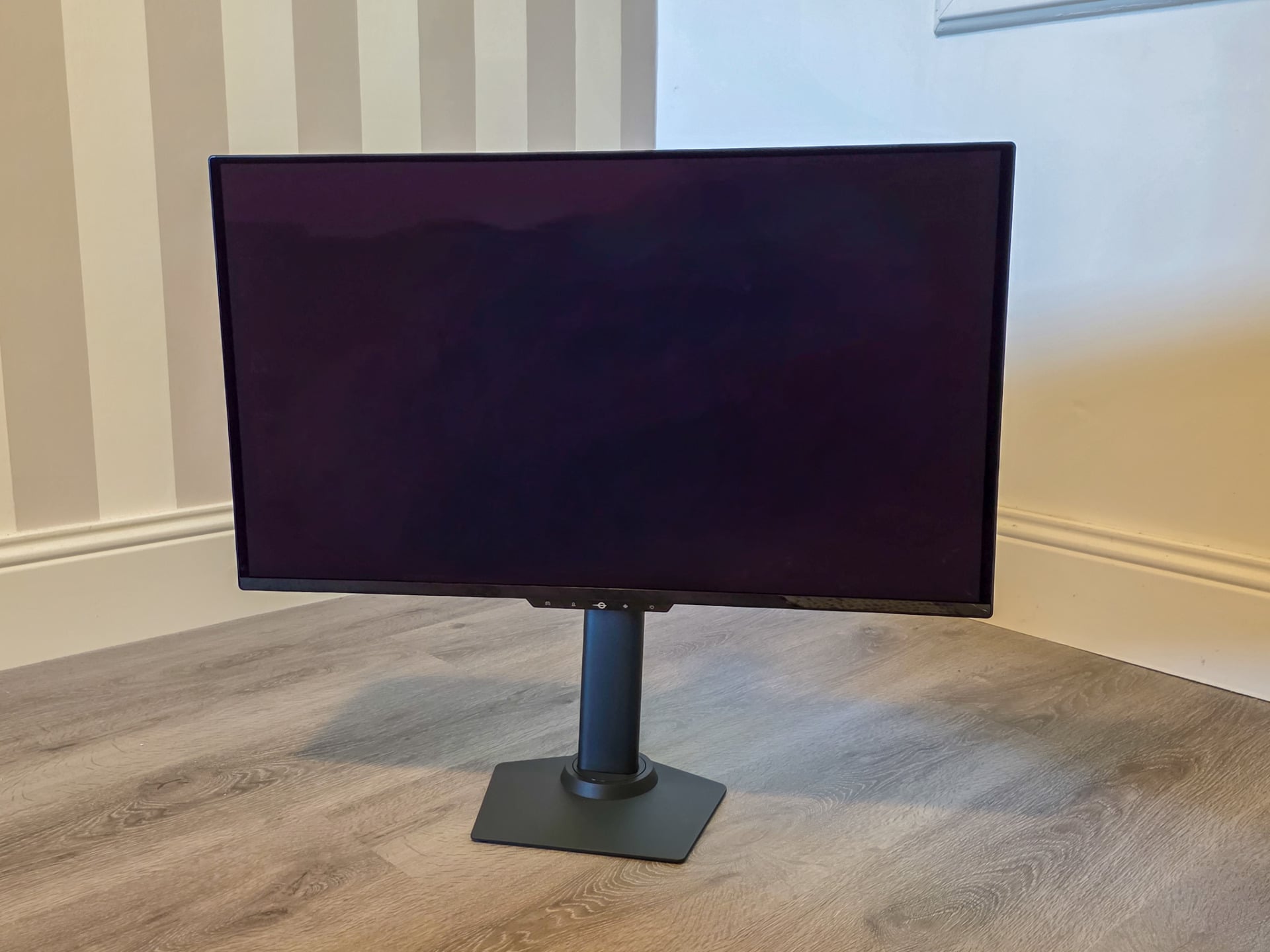 Test écran Titan Army G2585S