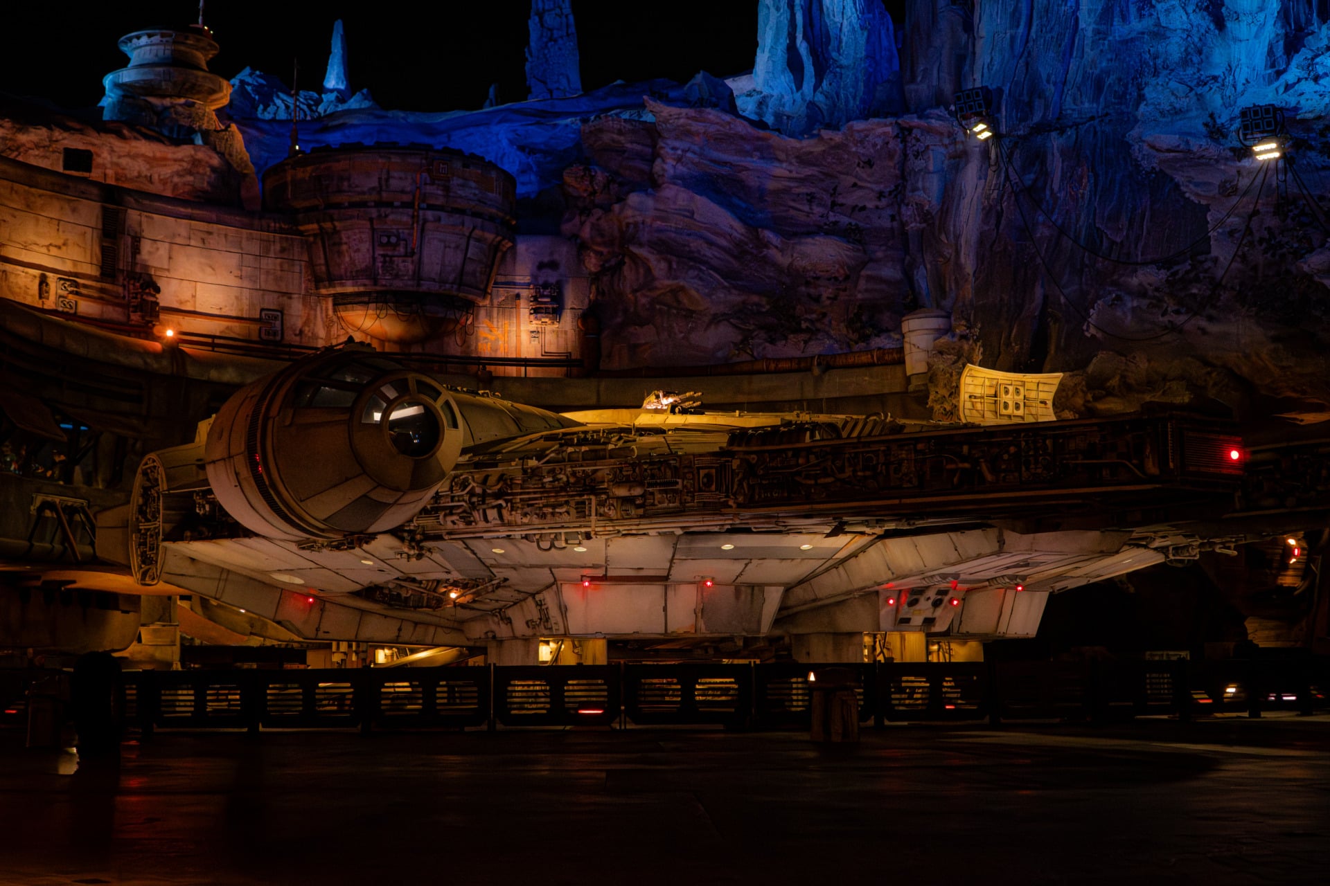 Star Wars Galaxy's Edge Disneyland Anaheim