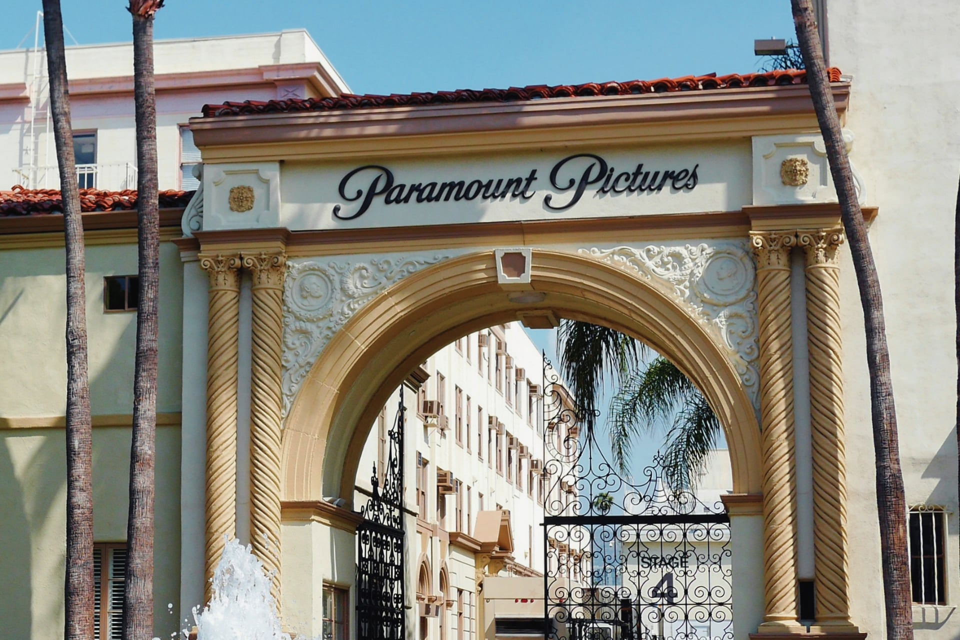 Paramount Demande 2 Milliards