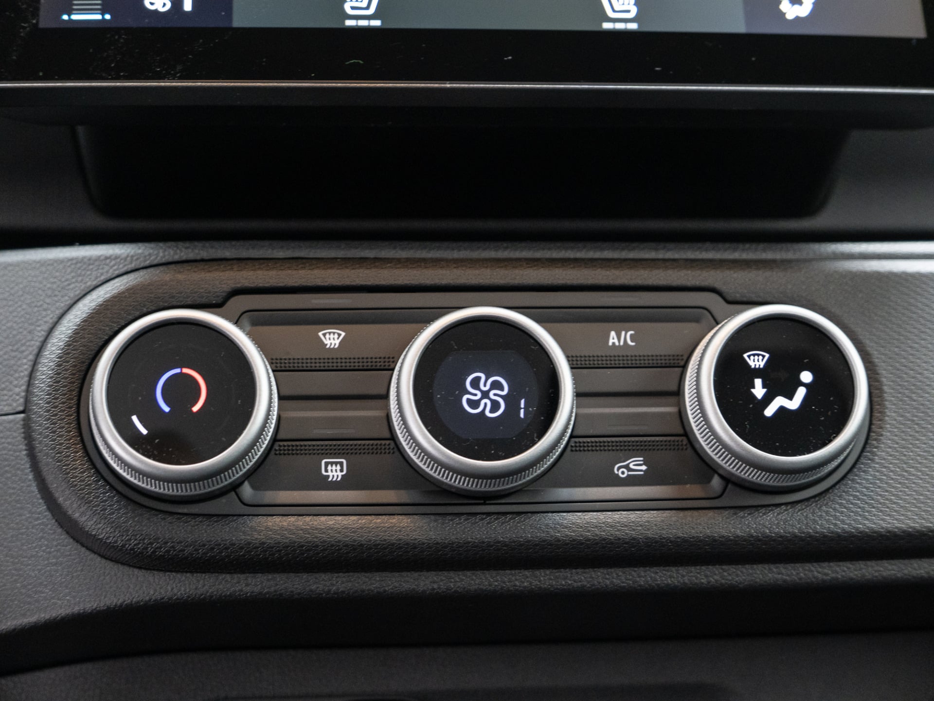 Dacia Spring 2027 21