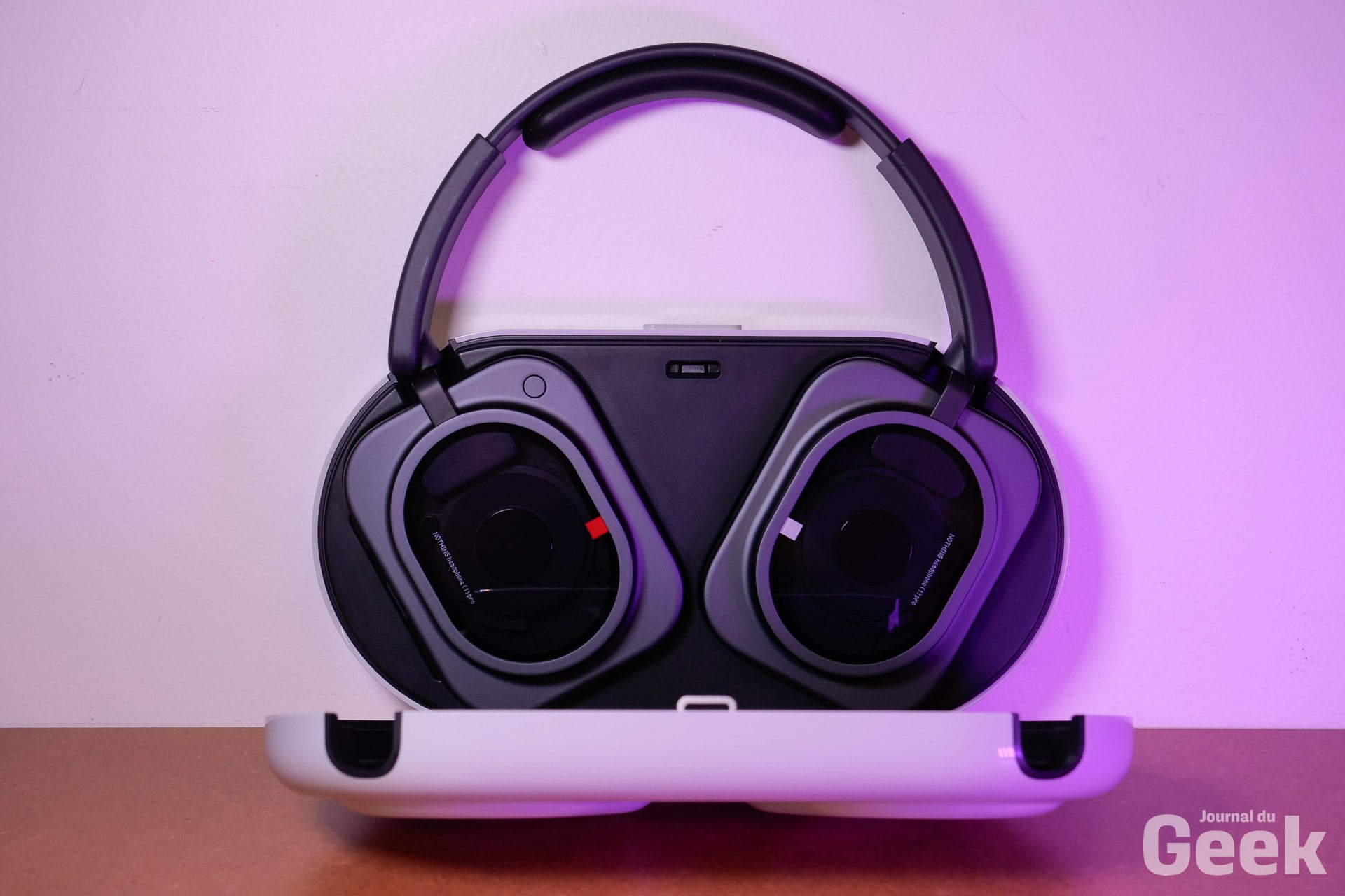 Nothing Headphone (1) Pro 04