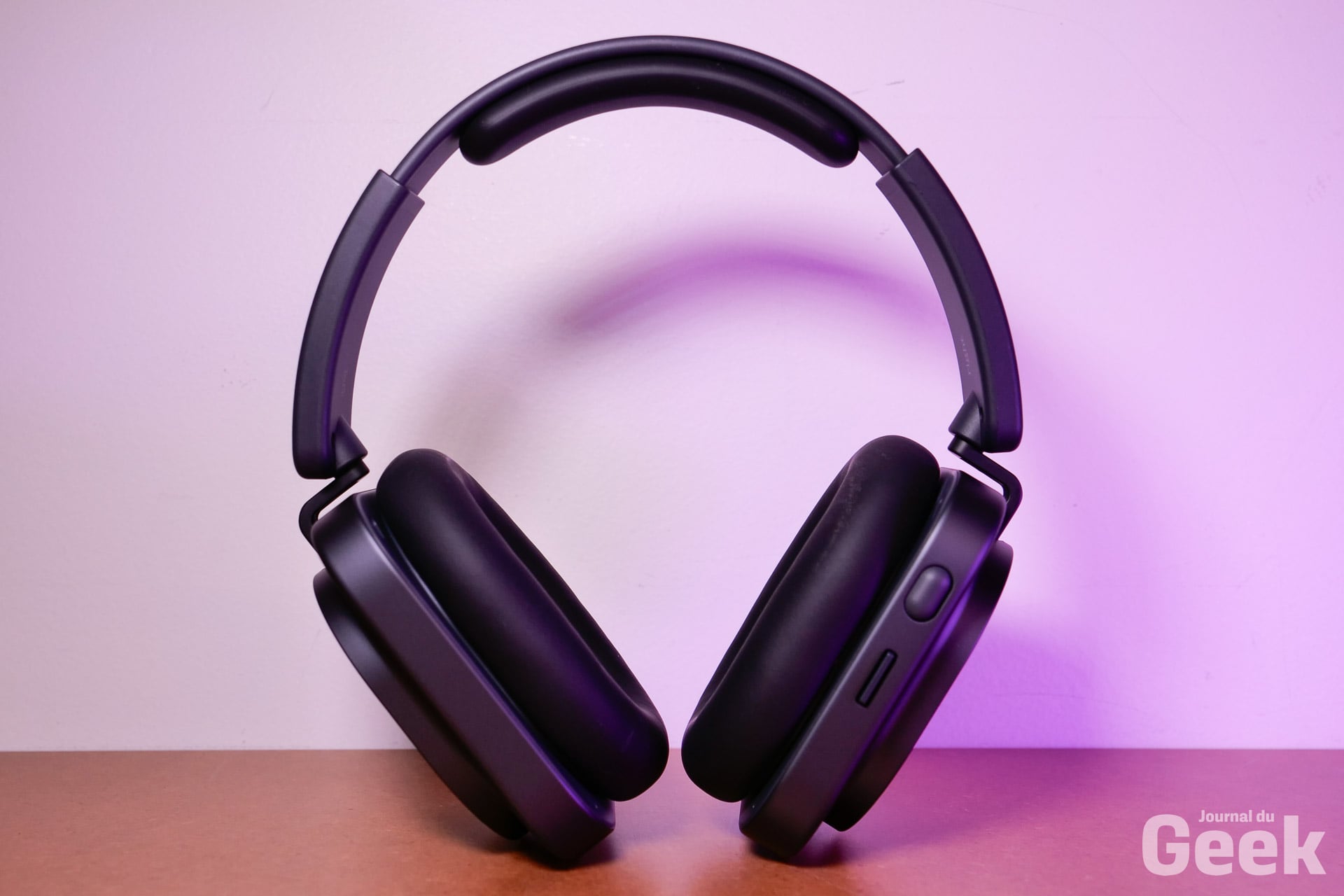 Nothing Headphone (1) Pro 05