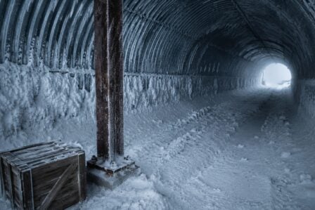 Camp Century Tunnel Militaire Abandonne Glace