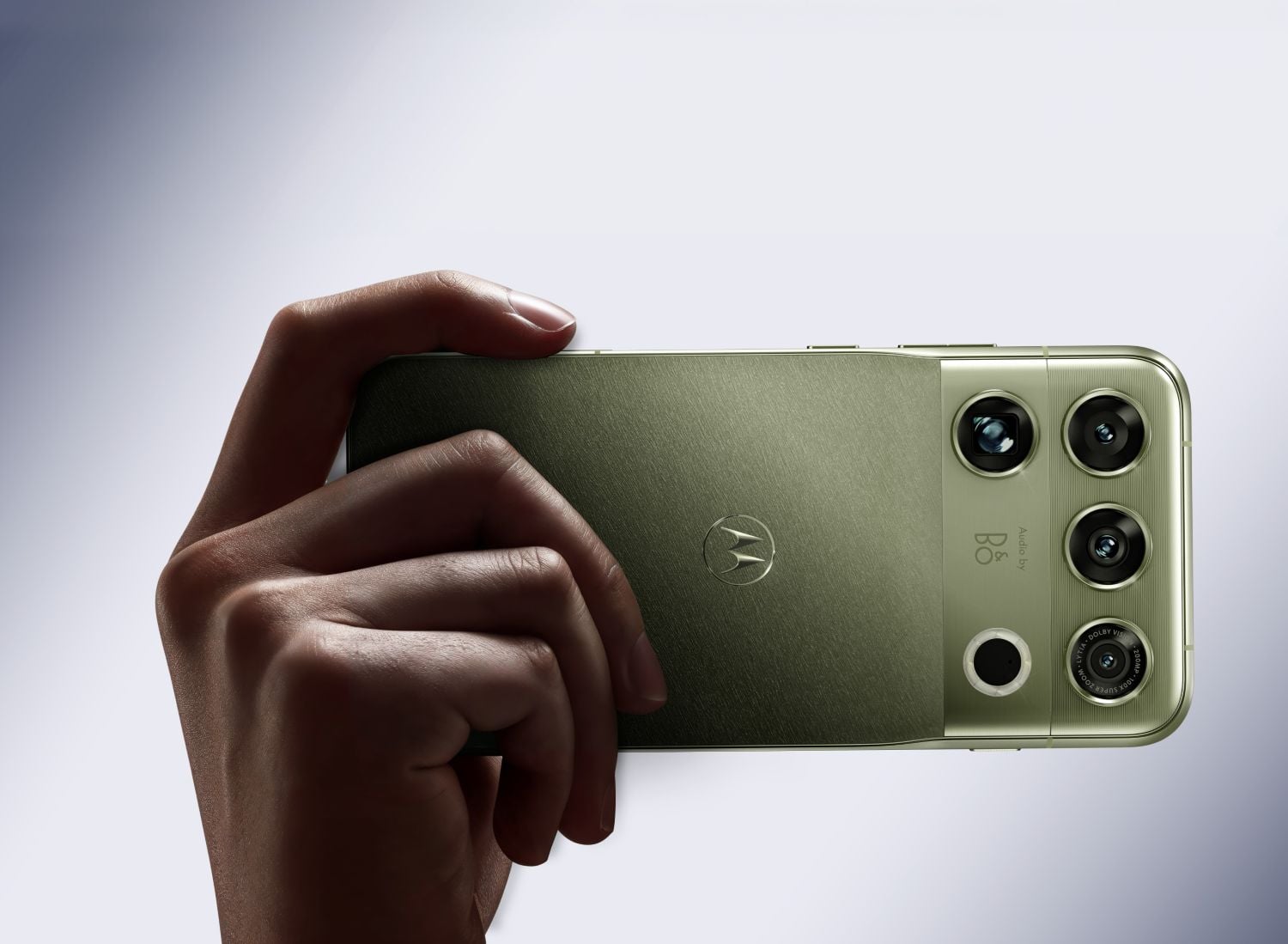 Motorola Signature 27 Image 10 Embargo Sep 22 10am Ht 1pm Pt
