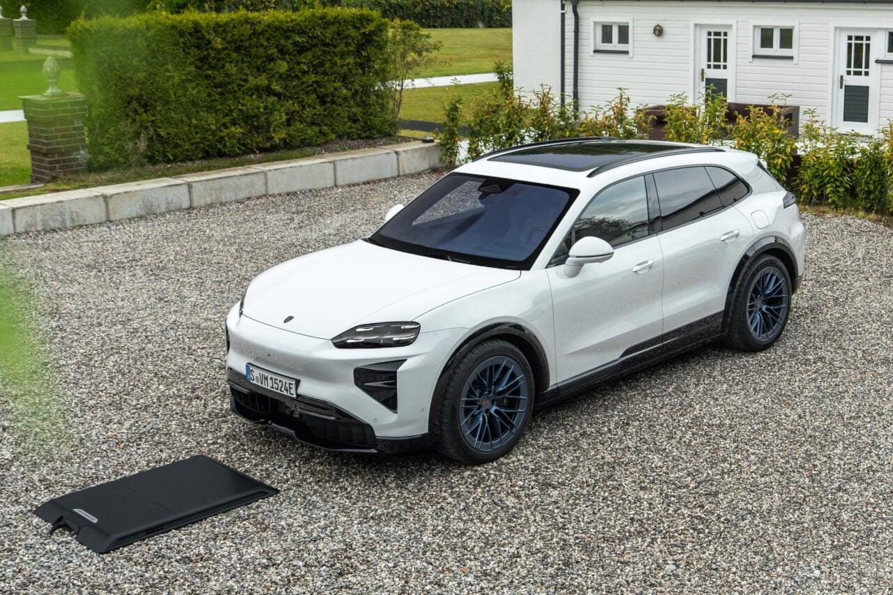 Le Porsche Cayenne Electric se recharge désormais sans câble