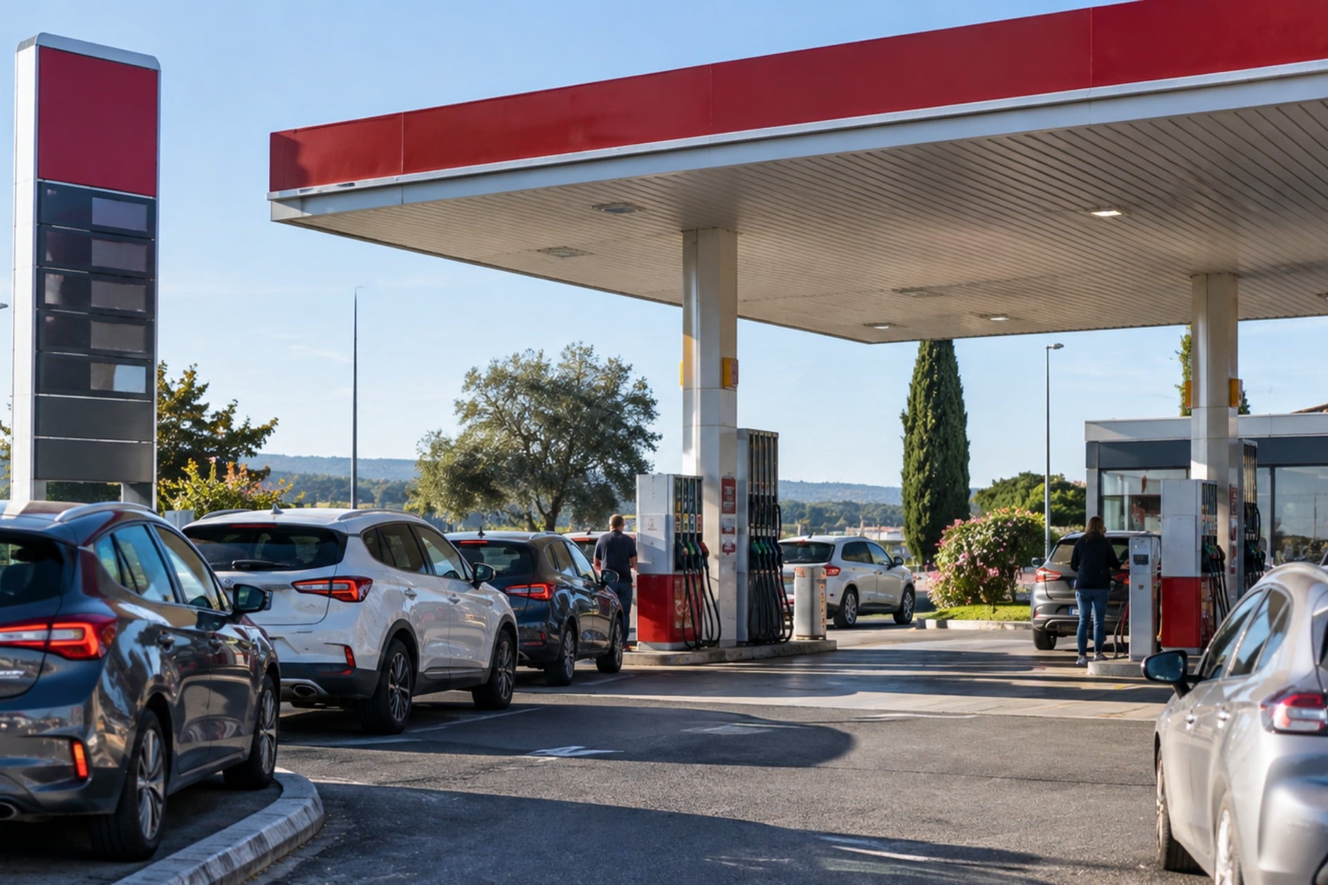 Station Service File Attente Voitures Pompe