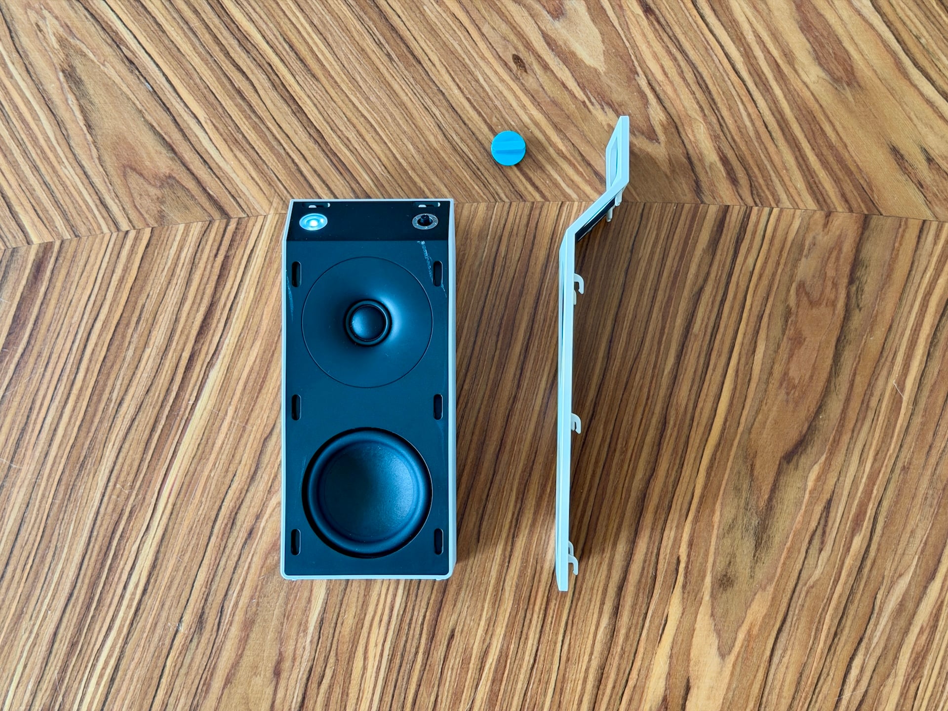 Cmf Speaker M 00012