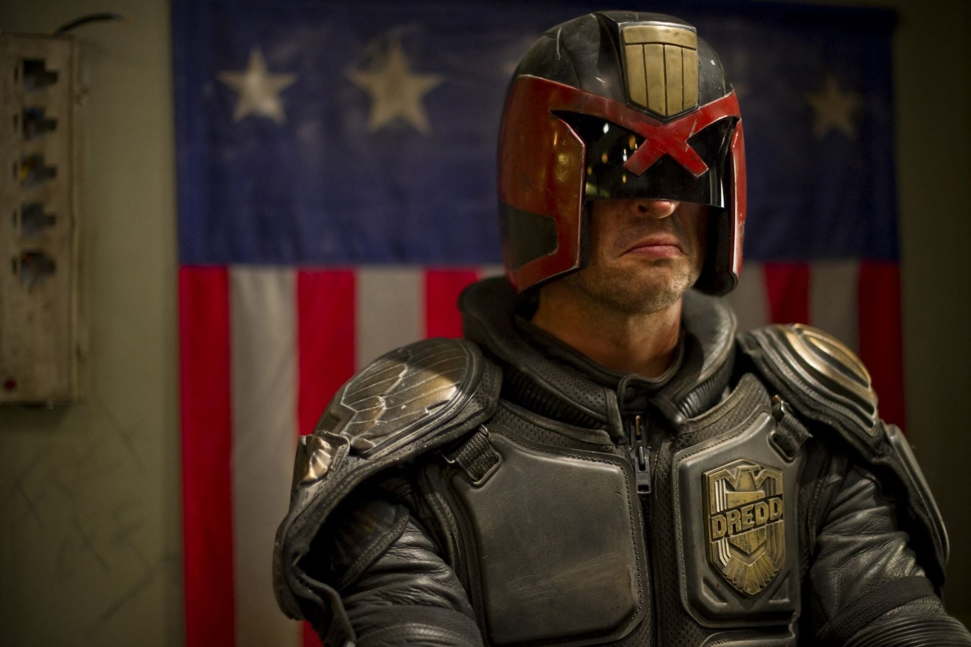 Karl Urban donne des nouvelles du prochain film Dredd et c'est la douche froide