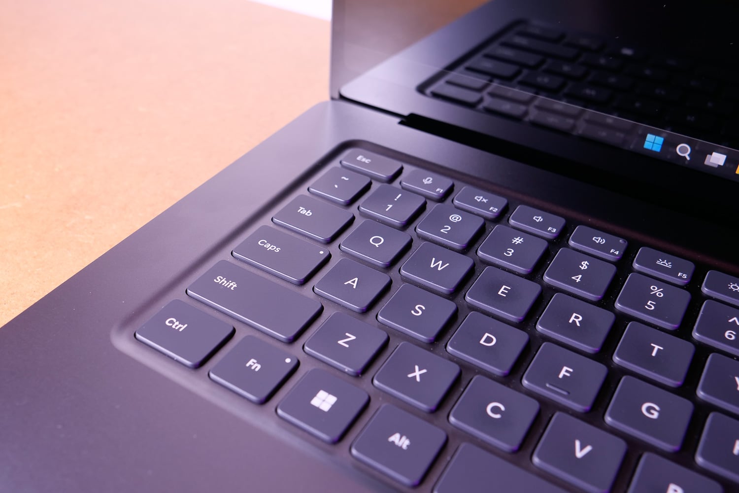 Microsoft Surface Laptop Ultra Live 03