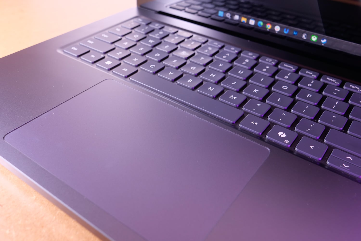Microsoft Surface Laptop Ultra Live 05