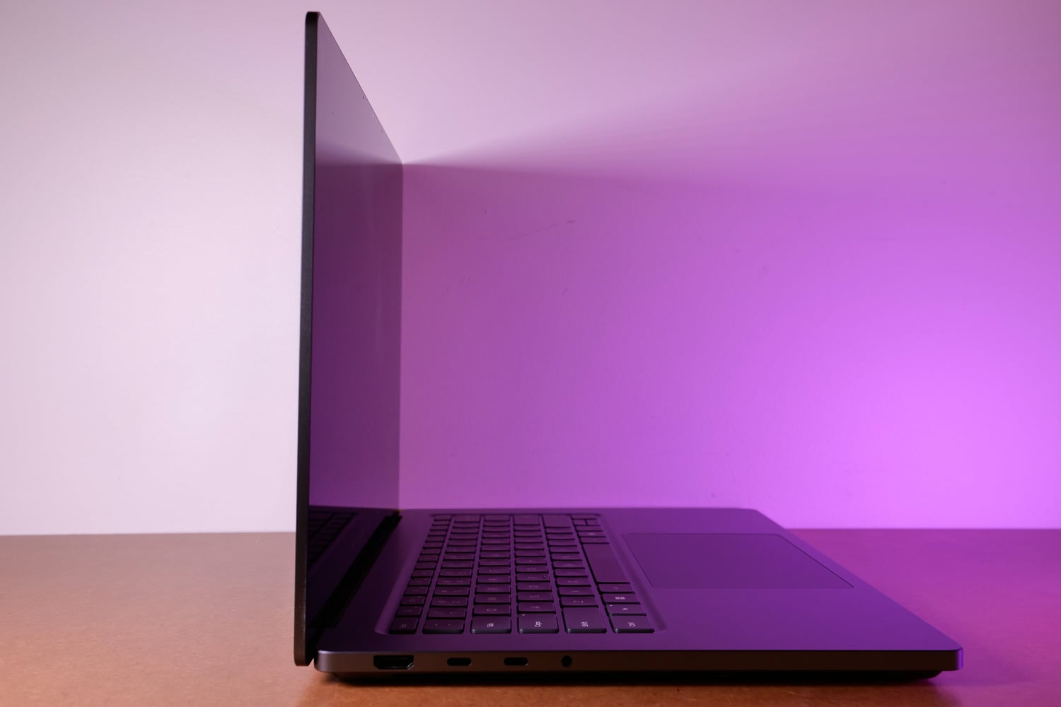 Microsoft Surface Laptop Ultra Live 09
