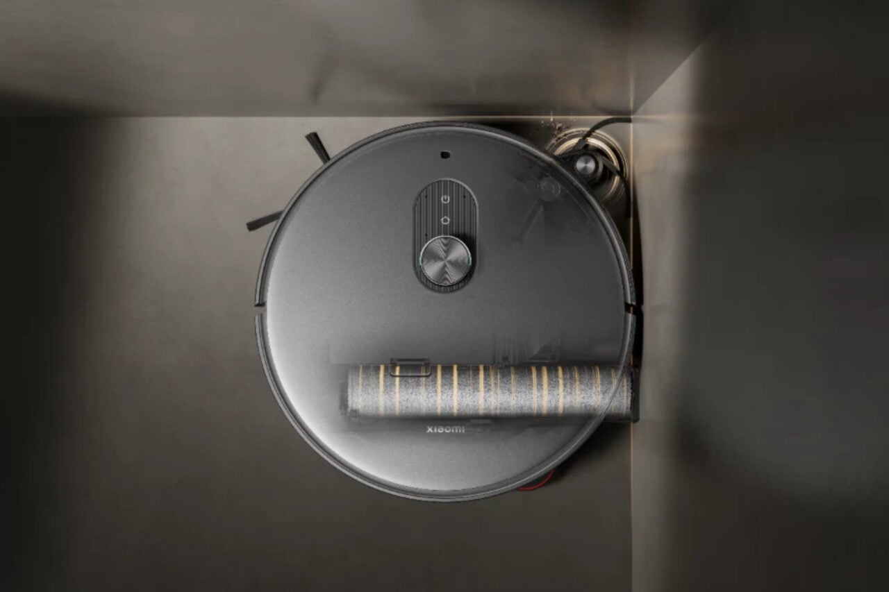 Le nouvel aspirateur robot de Xiaomi a des jambes, une caméra de surveillance et un prix qui frôle les 1 000 €