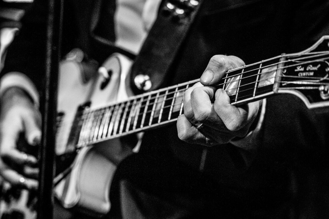 Les ayants droit d’Elvis réclament des comptes à Anthropic