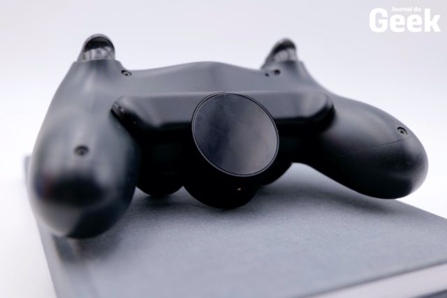 Prise en main] L'accessoire PS4 qui transforme votre DualShock 4
