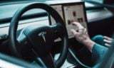 Faire l’amour dans une voiture autonome, est-ce vraiment illégal ?