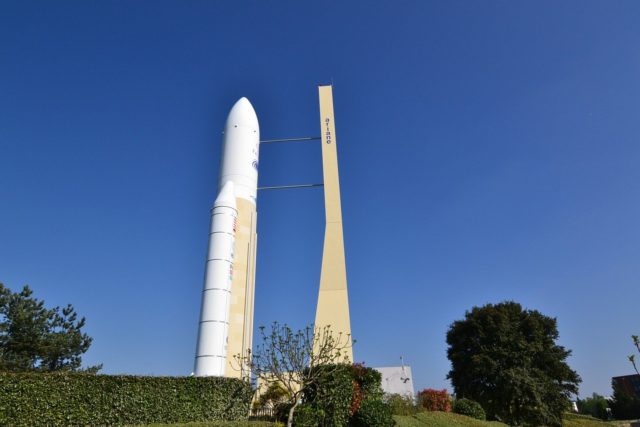 Calendrier Lancement Ariane 2021 Le premier lancement d'Ariane 6 attendra 2021 | Journal du Geek