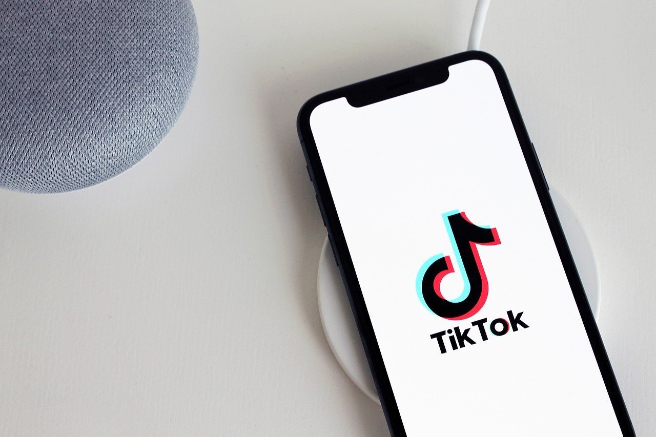 TikTok revoit ses paramètres de confidentialité pour les mineurs