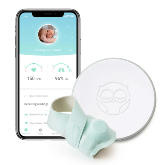 Cette chaussette connectée pour bébé surveille le rythme cardiaque