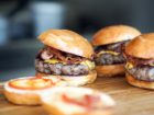 Cannibales et écolo : voici le premier burger végan goût viande humaine